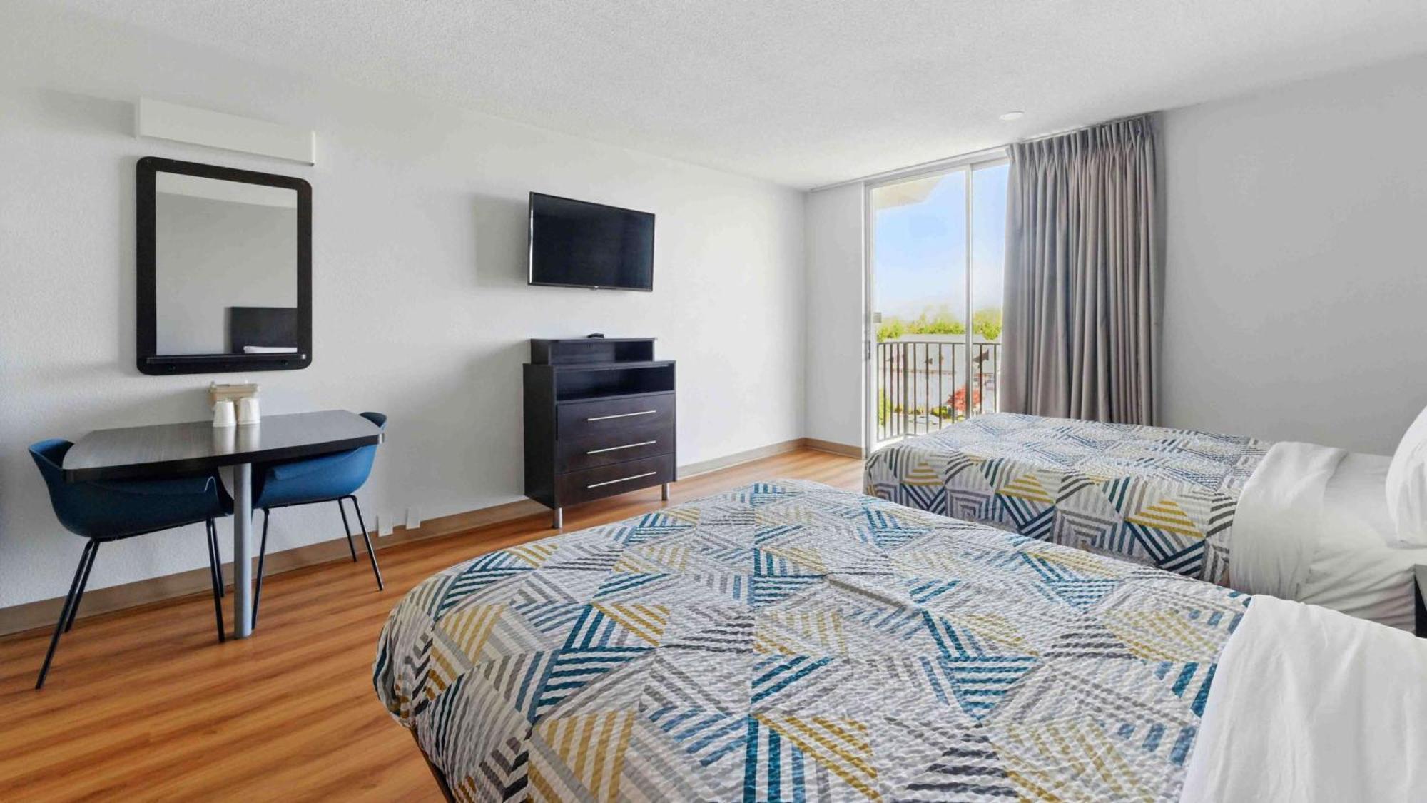 Hotel 6-atlanta, Ga - Atlanta Airport 2*