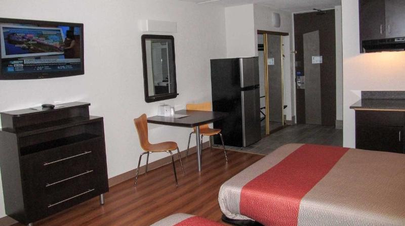 Hotel 6-atlanta, Ga - Atlanta Airport 2*