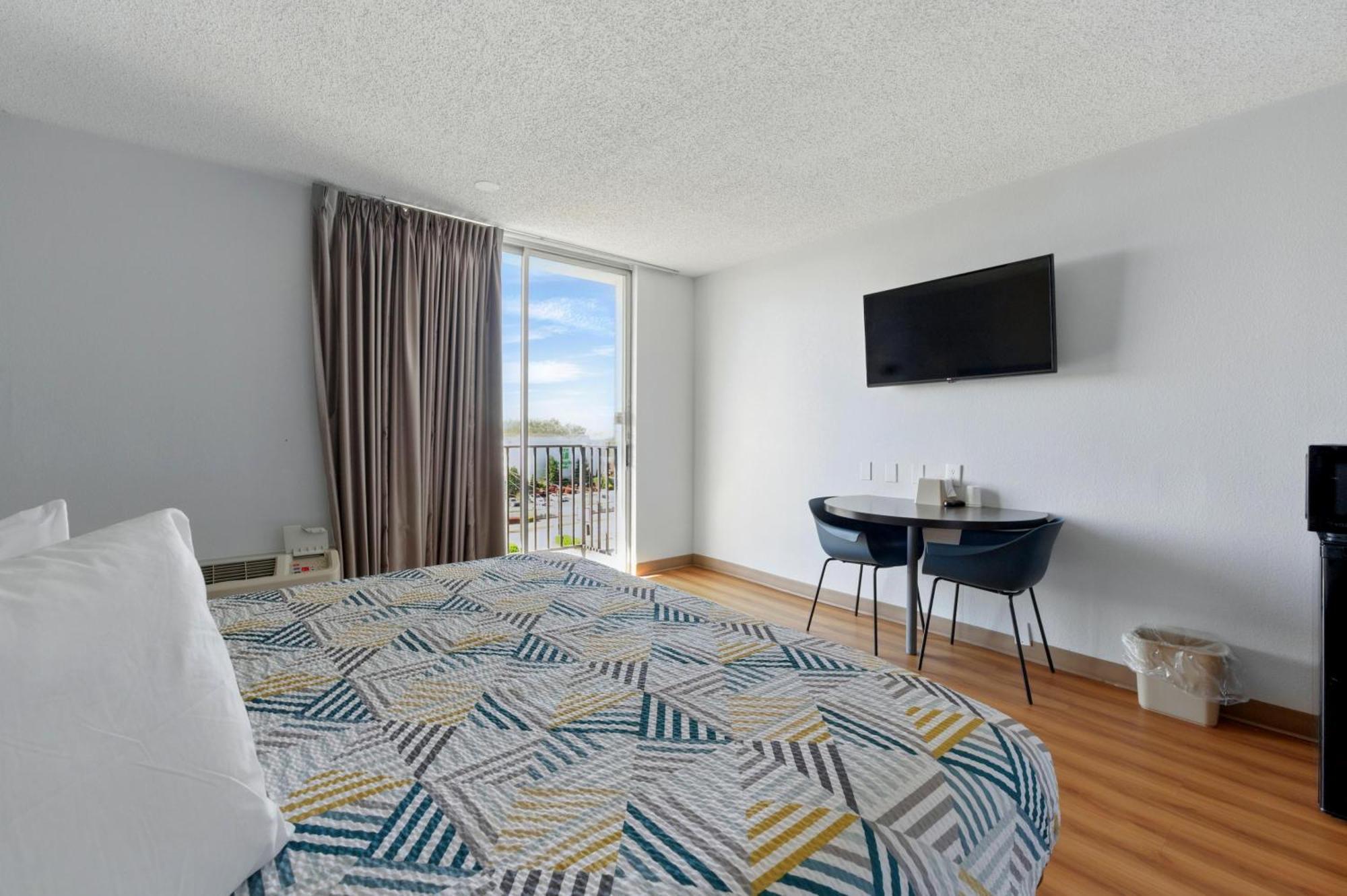 Hotel 6-atlanta, Ga - Atlanta Airport